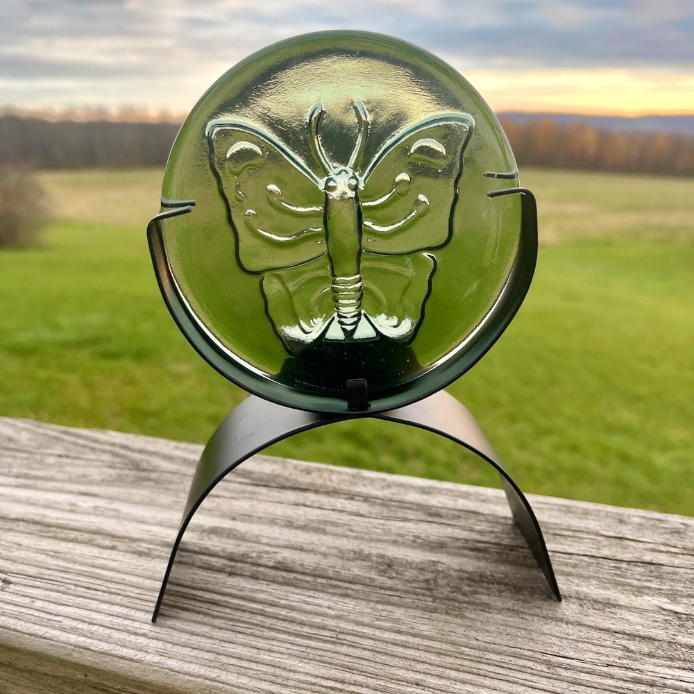 CASABLANCA CANDLE HOLDER - BUTTERFLY - 4 In Round Green Glass